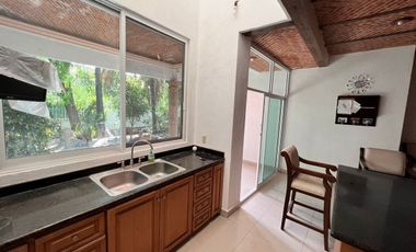 EXCELENTE CASA HABITACION CON SALONES PARA EVENTOS