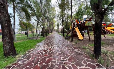 EXCELENTE CASA HABITACION CON SALONES PARA EVENTOS