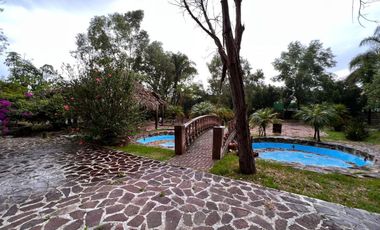 EXCELENTE CASA HABITACION CON SALONES PARA EVENTOS