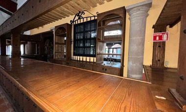 EXCELENTE CASA HABITACION CON SALONES PARA EVENTOS