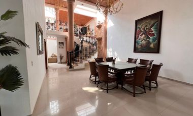 EXCELENTE CASA HABITACION CON SALONES PARA EVENTOS
