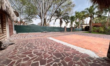EXCELENTE CASA HABITACION CON SALONES PARA EVENTOS