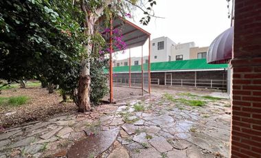 EXCELENTE CASA HABITACION CON SALONES PARA EVENTOS