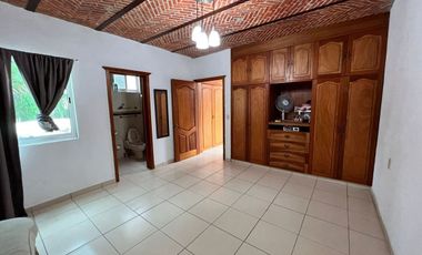 EXCELENTE CASA HABITACION CON SALONES PARA EVENTOS