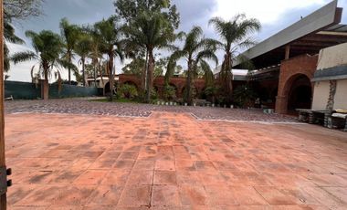 EXCELENTE CASA HABITACION CON SALONES PARA EVENTOS