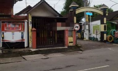 Rumah disewakan di RW 01, Ketabang, Genteng, Surabaya, Jawa Timur