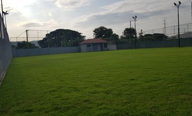 Casa de venta de lujo a estrenar en urb. Privada Casalaguna- Brisana