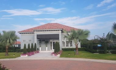 Casa de venta de lujo a estrenar en urb. Privada Casalaguna- Brisana