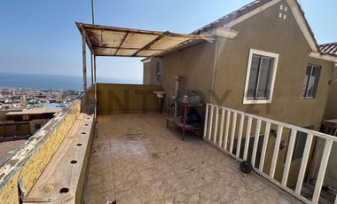 Se arrienda hermosa casa con vista al mar en el sector sur de Antofagasta