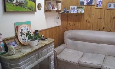 CASA EN VENTA CON GARAGE EN $