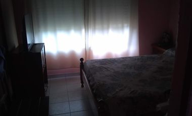 CASA EN VENTA CON GARAGE EN $