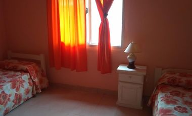 CASA EN VENTA CON GARAGE EN $