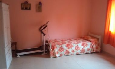CASA EN VENTA CON GARAGE EN $