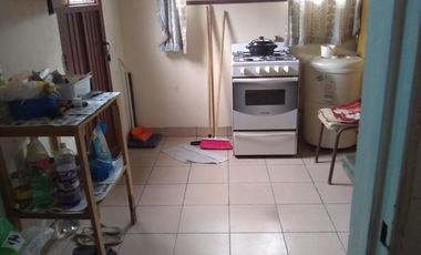 CASA EN VENTA CON GARAGE EN $