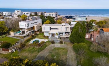 En Cariló! | Avutarda a pasos del mar!