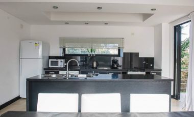 En Cariló! | Avutarda a pasos del mar!