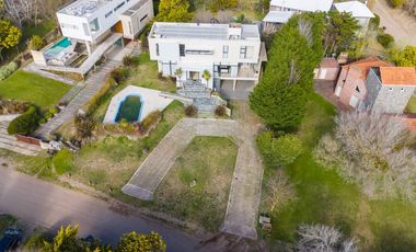 En Cariló! | Avutarda a pasos del mar!