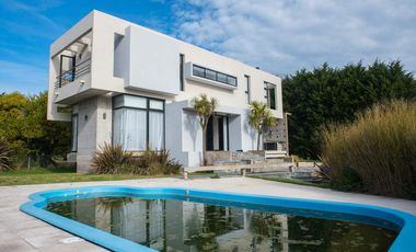 En Cariló! | Avutarda a pasos del mar!