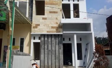 Rumah Minimalis 2 Lantai Desain Modern Di Zhafira Dau