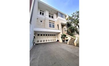 Ruman Pelangi Utama Raya, Kelapa Gading