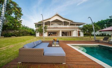 Luxurious housing can make a business own a Colonial villa