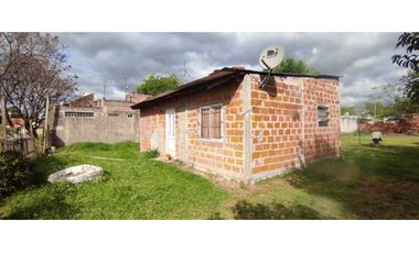 Venta terreno con casa 3 amb a revestir