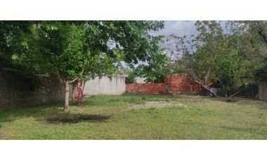 Venta terreno con casa 3 amb a revestir