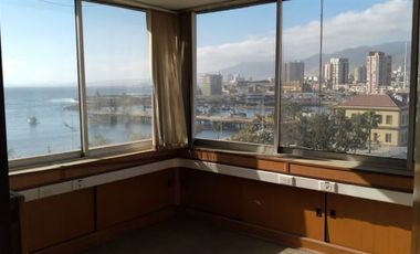 Oficina en Venta en Gran Oficina Cercano a Plaza Colón