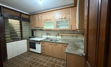 Rumah Super Bagus Lokasi Pramuka Jakarta Pusat