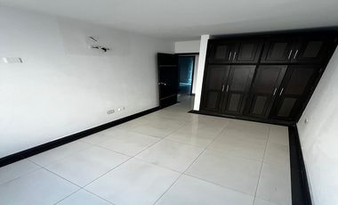 casa en arriendo/venta en la floresta. Cod V978