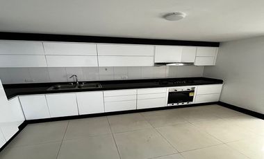 casa en arriendo/venta en la floresta. Cod V978