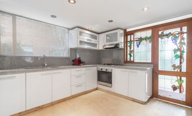 casa en arriendo/venta en provenza. Cod A14810