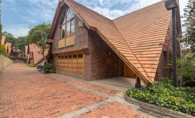 casa en arriendo/venta en provenza. Cod A14810