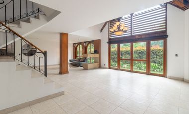 casa en arriendo/venta en provenza. Cod A14810