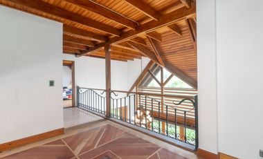 casa en arriendo/venta en provenza. Cod A14810