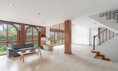 casa en arriendo/venta en provenza. Cod A14810