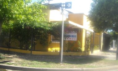 Casa en venta en General San Martín, Villa General Necochea - Cochera