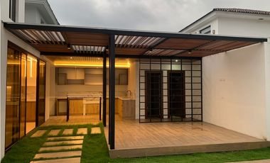 VENDO HERMOSA CASA EN MOCOLI