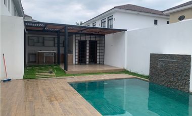 VENDO HERMOSA CASA EN MOCOLI