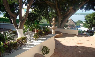 CASA EN VENTA CON VISTA AL LAGO 