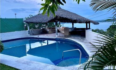 CASA EN VENTA CON VISTA AL LAGO 