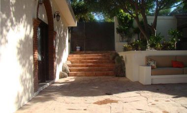 CASA EN VENTA CON VISTA AL LAGO 