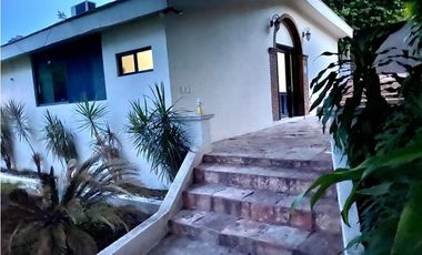 CASA EN VENTA CON VISTA AL LAGO 