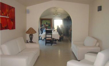 CASA EN VENTA CON VISTA AL LAGO 