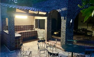 CASA EN VENTA CON VISTA AL LAGO 
