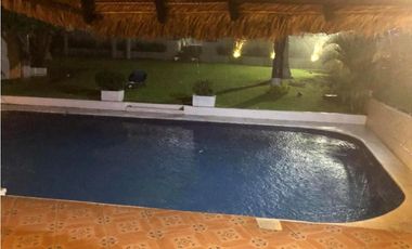 CASA EN VENTA CON VISTA AL LAGO 