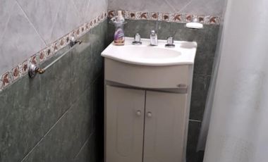 Casa 4 Amb. con Patio y Garaje  - EXCELENTE - (PH)