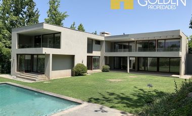 Casa en arriendo en Lo Barnechea/ Valle Escondido