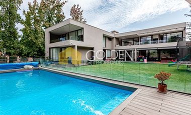 Casa en arriendo en Lo Barnechea/ Valle Escondido