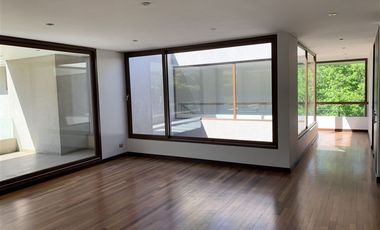 Casa en arriendo en Lo Barnechea/ Valle Escondido